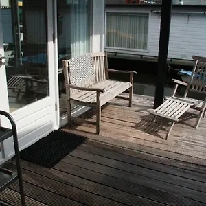 Bed & Breakfast Houseboat Sooki Netherlands